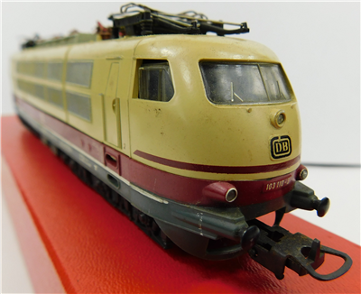 44690c