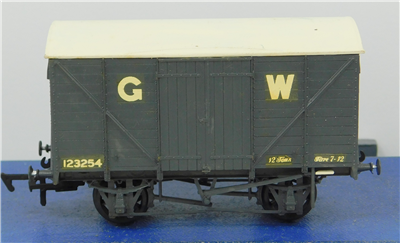 46048b