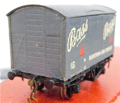48136b