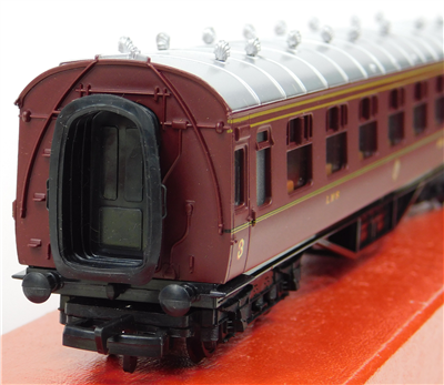 49077e