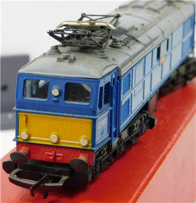 49300f