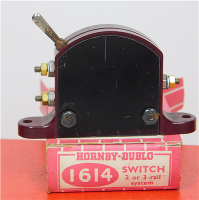 55581b