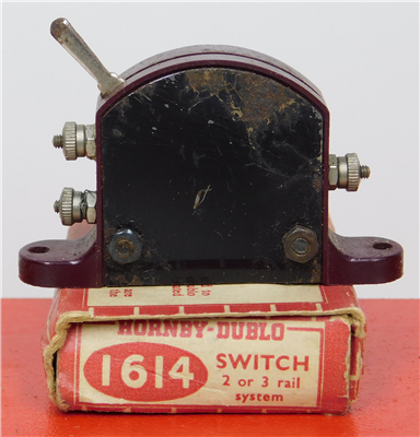 55582b